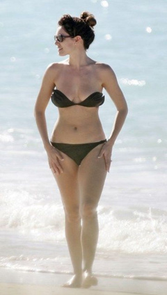 6. Kelly Brook – black bikini, 2007