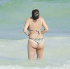 13. Kelly Brook – topless, 2013