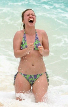 10. Kelly Clarkson – green bikini, 2006