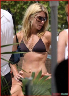 2. Kelly Ripa – bikini, 2009