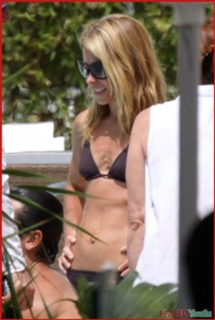4. Kelly Ripa – bikini, 2009