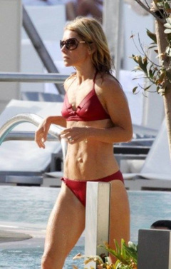8. Kelly Ripa – bikini, 2009