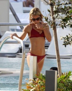 10. Kelly Ripa – bikini, 2009