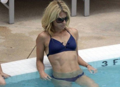 13. Kelly Ripa – bikini, 2009