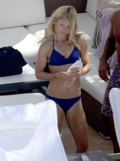 15. Kelly Ripa – bikini, 2009