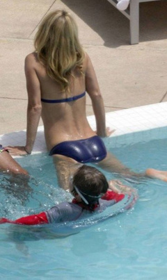 19. Kelly Ripa – bikini, 2009