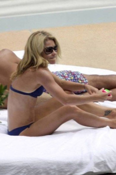 20. Kelly Ripa – bikini, 2009