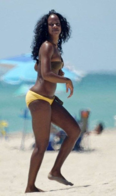 1. Kelly Rowland – bikini, 2009