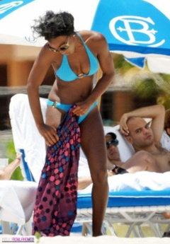 5. Kelly Rowland – bikini, 2009