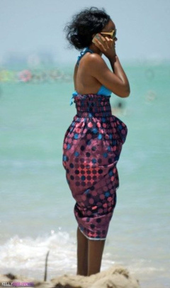 6. Kelly Rowland – bikini, 2009