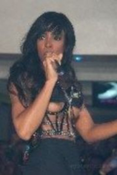 4. Kelly Rowland – boob oops, 2011