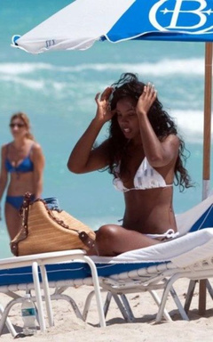 5. Kelly Rowland – white bikini, 2009