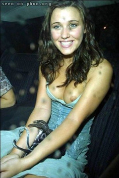 1. Kelly Wenham – Nip slip, paparazzi picture