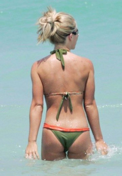 1. Kendra Wilkinson – bikini, 2009
