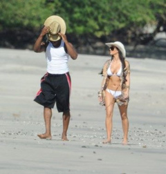 1. Kim Kardashian – bikini, 2010