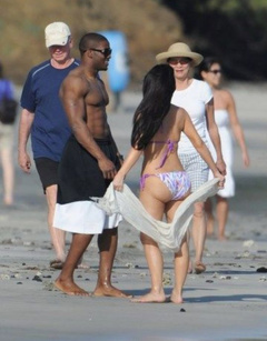 5. Kim Kardashian – bikini, 2010