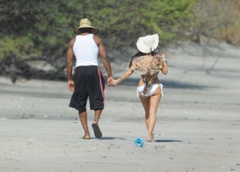 7. Kim Kardashian – bikini, 2010