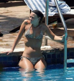 2. Kimberley Walsh – bikini, 2009