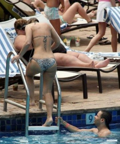 8. Kimberley Walsh – bikini, 2009