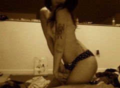 2. Kreayshawn – Self nude shots, 2011