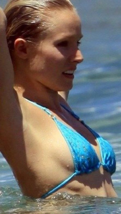 2. Kristen Bell – bikini, 2009