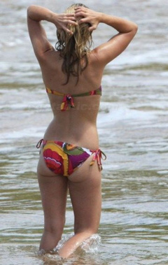 14. Kristen Bell – bikini, 2009