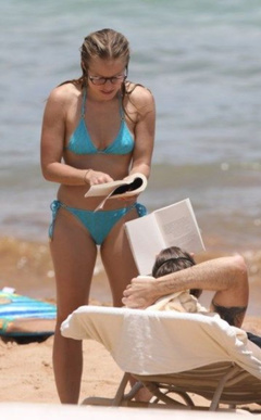 18. Kristen Bell – bikini, 2009