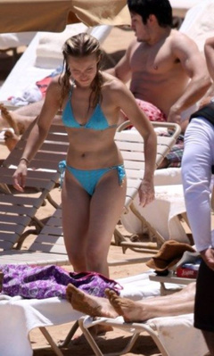 20. Kristen Bell – bikini, 2009