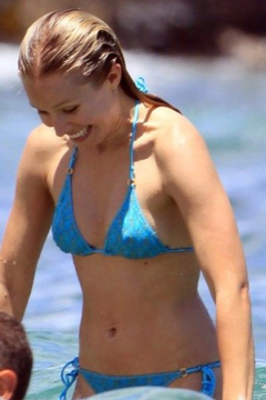 9. Kristen Bell – bikini, 2009