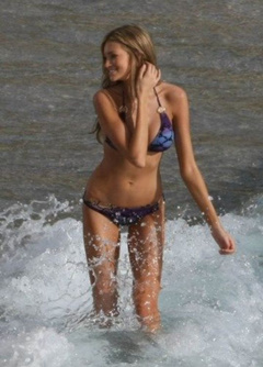 1. Kylie Bisutti – bikini photoshoot, 2009