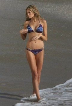 8. Kylie Bisutti – bikini photoshoot, 2009
