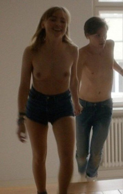 1. Kyra Sophia Kahre Naked – Mein Sohn Helen, 2015