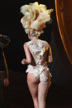 8. Lady GaGa – Brit Awards 2010 , 2010