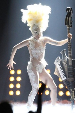11. Lady GaGa – Brit Awards 2010 , 2010