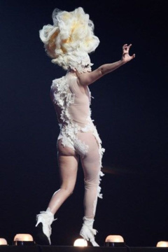 12. Lady GaGa – Brit Awards 2010 , 2010