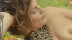 9. Laetitia Casta – Ns en 68, 2008