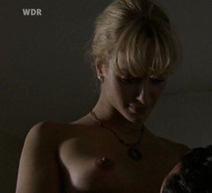 2. Lara-Joy Korner Nude Tits – Vera - Die Frau des Sizilianers, 2005