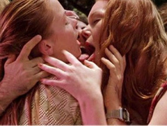 2. Laura Prepon Kiss – Slackers, 2002