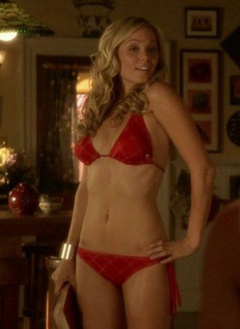 1. Laura Vandervoort Sexy – Smallville, 2001