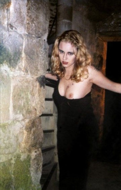 3. Magalie Madison – Fiance de Dracula, La, 2002