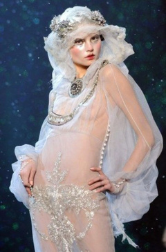 12. Magdalena Frackowiak See-Through – Ready To Wear Fashion Show, 2009