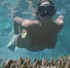 1. Manuela Arcuri Naked – Teste di cocco, 2000