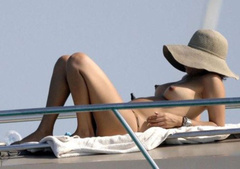 3. Maria Beatriz Anthony – topless on a yacht, 2008