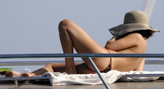 7. Maria Beatriz Anthony – topless on a yacht, 2008