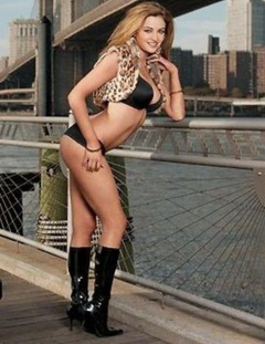 6. Maria Kanellis – bikini photoshoot