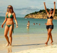 1. Maria Menounos – bikini, 2009