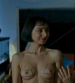 2. Maria De Medeiros Naked – Huevos de oro, 1993