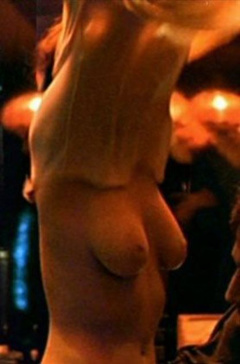 5. Marion Cotillard – Une affaire prive, 2002