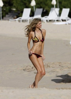 15. Marisa Miller – bikini, 2009
