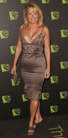 2. Megyn Price Sexy – WB All Star Party, 2004